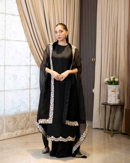 “Noir Elegance – Black & beige Organza & pure raw Silk Ensemble”