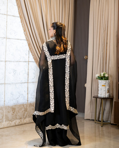 “Noir Elegance – Black & beige Organza & pure raw Silk Ensemble”