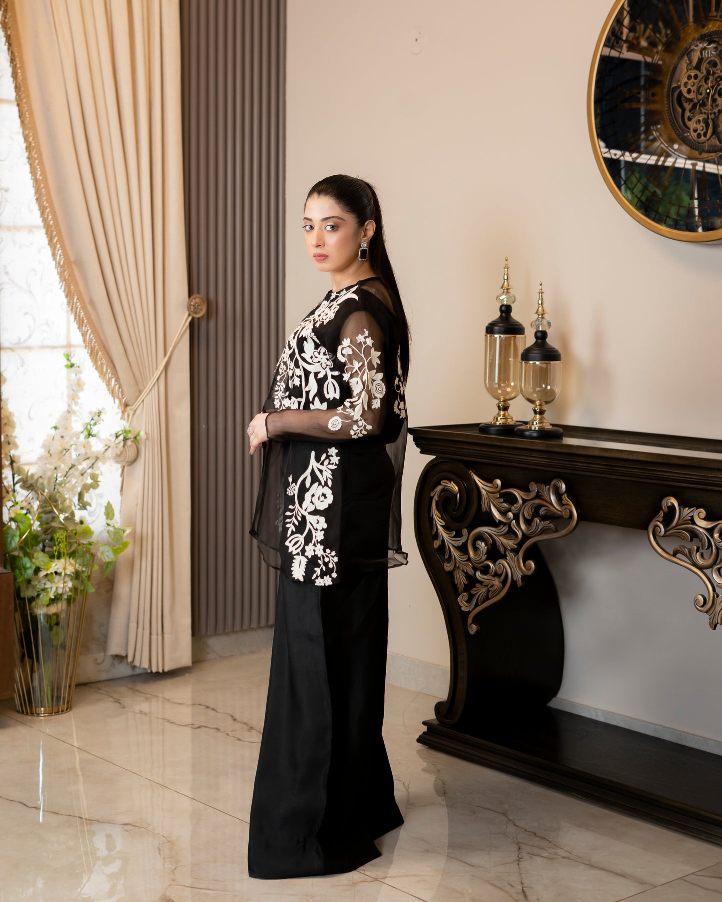 “Monochrome Elegance – Black & White Embroidered Organza Ensemble”